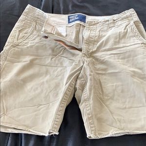 American Eagle flat front distressed shorts. 34w
